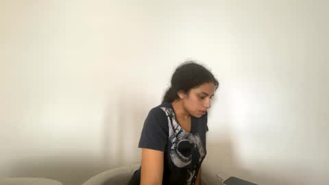 Snapshot of isabellakoffs chatting on September 22, 2025, 5:26 pm Isabella.. back again online show from September 22, 2025, 5:26 pm