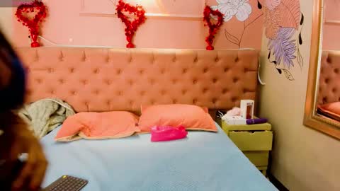 Snapshot of isabellaluxe chatting on September 19, 2025, 1:01 pm IsabellaLuxe online show from September 19, 2025, 1:01 pm