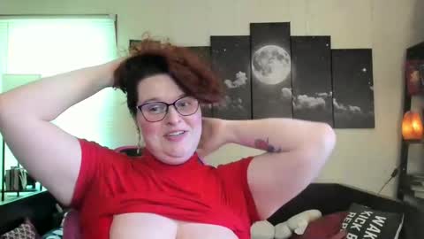 isabellamariedarcy online show from May 12, 2026, 7:00 pm
