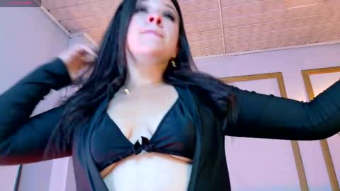 Isabella online show from May 27, 2026, 3:36 am