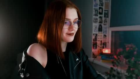 Snapshot of isabelle_stern chatting on February 17, 2025, 10:14 pm Madame Isabelle online show from February 17, 2025, 10:14 pm