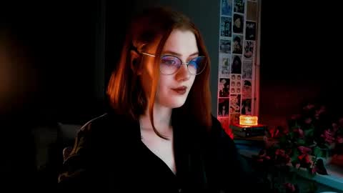 Snapshot of isabelle_stern chatting on February 20, 2025, 4:57 pm Madame Isabelle online show from February 20, 2025, 4:57 pm