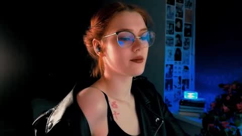 Snapshot of isabelle_stern chatting on February 27, 2025, 6:09 pm Madame Isabelle online show from February 27, 2025, 6:09 pm
