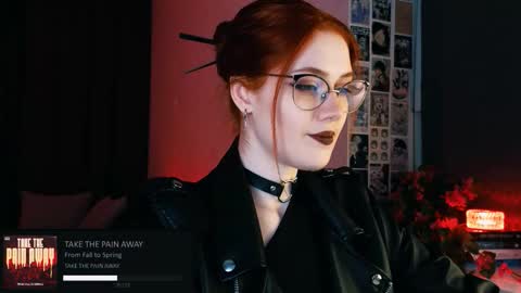 Snapshot of isabelle_stern chatting on September 19, 2025, 5:57 pm Madame Isabelle online show from September 19, 2025, 5:57 pm