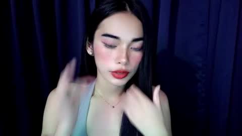 Isabelle online show from November 17, 2025, 2:01 pm