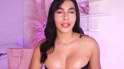 Snapshot of isabellefoxx chatting on July 10, 2026, 5:01 am Isa online show from July 10, 2026, 5:01 am