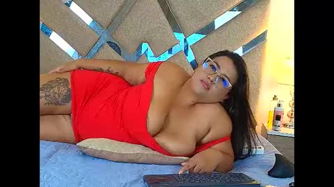 IsabellMendez online show from April 14, 2026, 10:05 pm