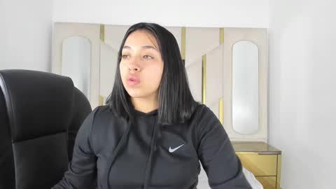 isabellrodriguez18 online show from September 17, 2025, 3:08 am