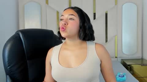 isabellrodriguez18 online show from October 24, 2025, 3:36 am