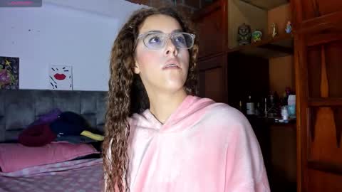 Snapshot of isangel_ chatting on October 22, 2025, 2:56 am Isabela  online show from October 22, 2025, 2:56 am