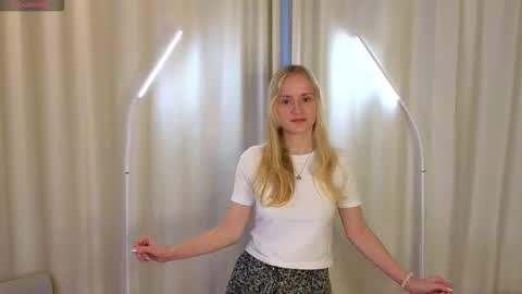 Olivia online show from December 1, 2025, 5:12 am