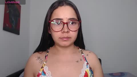 Snapshot of isemma chatting on January 5, 2025, 3:22 am Emma online show from January 5, 2025, 3:22 am