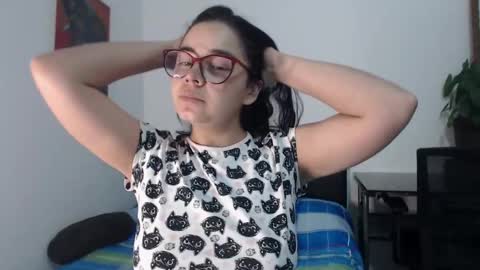 Snapshot of isemma chatting on January 28, 2025, 3:25 am Emma online show from January 28, 2025, 3:25 am