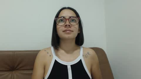 Snapshot of isemma chatting on October 19, 2025, 1:39 am Emma online show from October 19, 2025, 1:39 am