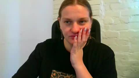 isingle_mom online show from October 14, 2025, 6:25 am