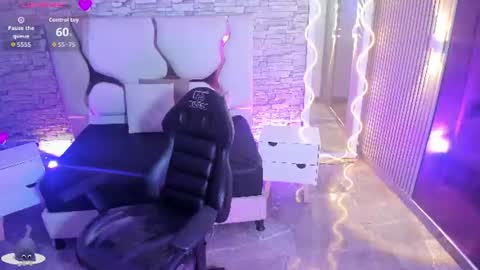 isis_tay1 online show from July 7, 2026, 7:23 am