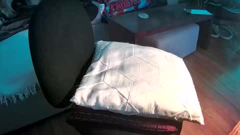 Iskarius online show from April 18, 2026, 8:31 pm