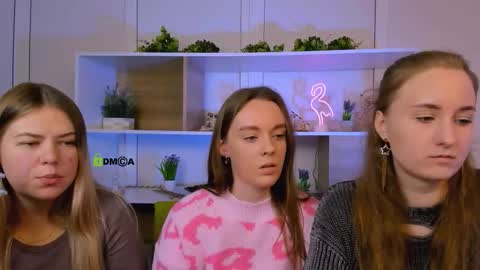 isla_dior online show from October 6, 2025, 8:34 am