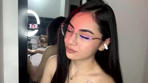 Cute Isla  online show from October 25, 2025, 1:24 am