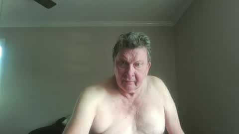 island625103 online show from September 22, 2025, 3:03 pm