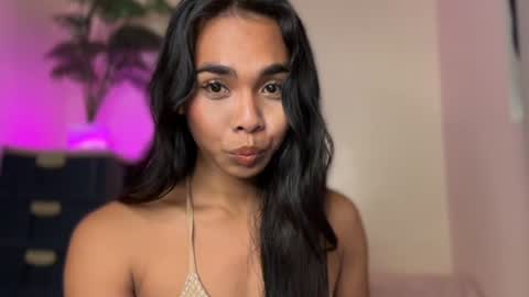 Snapshot of island_girlxxx chatting on July 10, 2026, 10:56 pm Alona online show from July 10, 2026, 10:56 pm