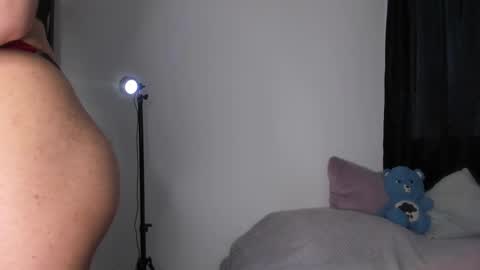 Julyane online show from February 7, 2025, 10:52 pm