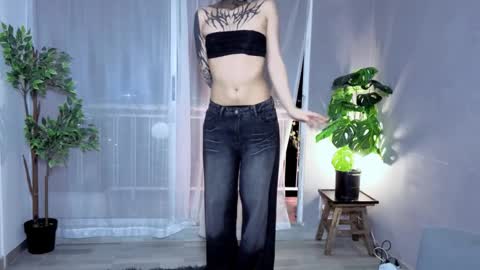 Julyane online show from September 16, 2025, 3:18 am