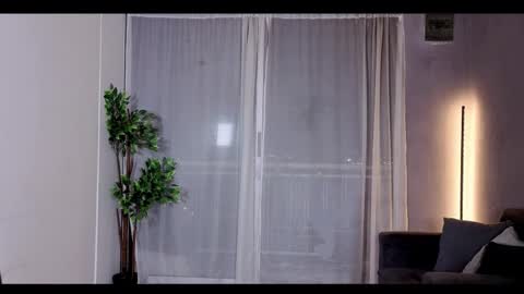 Julyane online show from October 14, 2025, 1:28 am