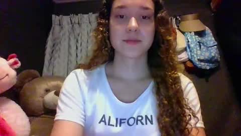 Snapshot of issa30213 chatting on November 7, 2025, 2:22 am Issa online show from November 7, 2025, 2:22 am