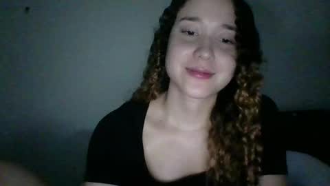 Snapshot of issa30213 chatting on December 3, 2025, 11:58 pm Issa online show from December 3, 2025, 11:58 pm