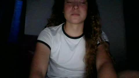 Snapshot of issa30213 chatting on April 3, 2026, 7:34 pm Issa online show from April 3, 2026, 7:34 pm