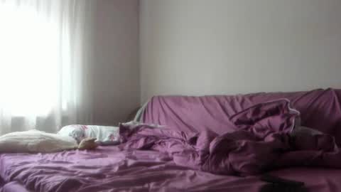 Issabelle online show from May 31, 2026, 5:59 am