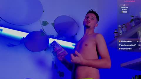 Snapshot of issac_james chatting on December 7, 2024, 1:40 pm Issac online show from December 7, 2024, 1:40 pm