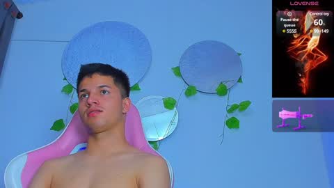 Snapshot of issac_james chatting on February 5, 2025, 6:46 am Issac online show from February 5, 2025, 6:46 am