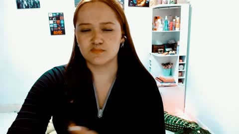 Yiz online show from December 24, 2024, 1:06 am