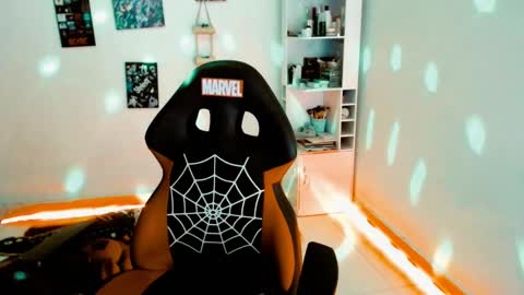 Yiz online show from February 17, 2025, 4:09 am