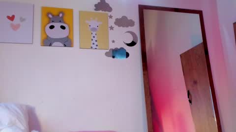 Snapshot of itahisa_cute chatting on February 20, 2025, 12:25 pm itahisa online show from February 20, 2025, 12:25 pm