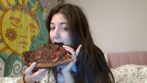 ItalianKitty online show from November 9, 2025, 8:51 pm