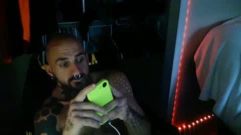 Snapshot of italjock24 chatting on September 17, 2025, 10:11 pm BearlyLoganFL online show from September 17, 2025, 10:11 pm