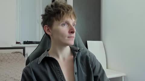 Ethan online show from November 28, 2025, 5:37 pm