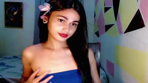 Snapshot of its_mirabel chatting on June 18, 2026, 12:55 am MIRABEL online show from June 18, 2026, 12:55 am