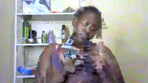Snapshot of its_sweet chatting on March 4, 2025, 2:27 am BigAss horny online show from March 4, 2025, 2:27 am