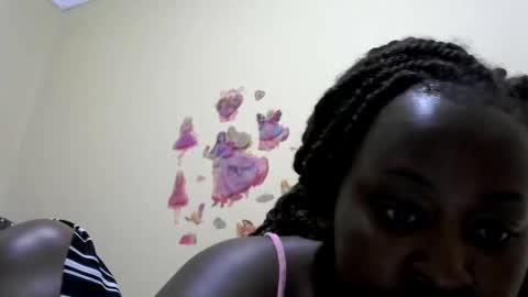 Snapshot of its_sweet chatting on September 15, 2025, 1:00 pm BigAss horny online show from September 15, 2025, 1:00 pm