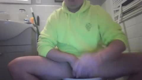 itsavibeouthere online show from November 10, 2025, 4:22 am