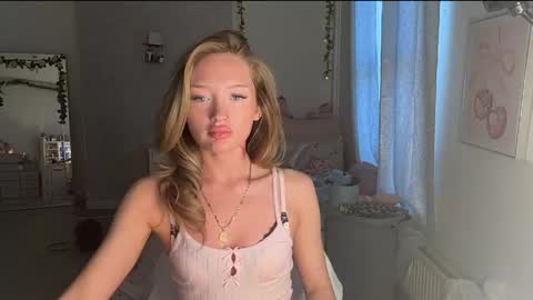 Bella Peach online show from May 1, 2026, 11:26 am