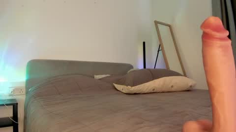 Isabella online show from June 29, 2026, 1:55 pm