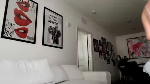 Alexis Rae online show from October 9, 2025, 4:05 pm