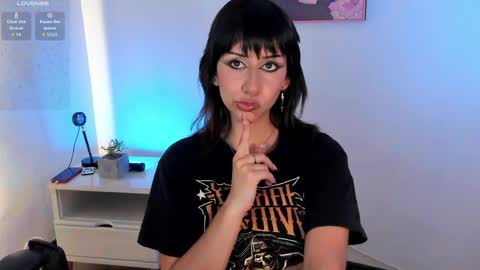 Snapshot of itsmroom chatting on May 3, 2026, 4:51 am itsmroom online show from May 3, 2026, 4:51 am