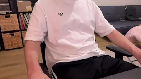 itsthat online show from April 8, 2026, 2:44 am