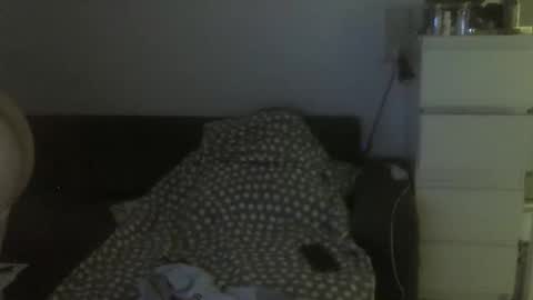 Snapshot of itstrashcannottrashcant chatting on November 30, 2025, 2:21 pm ItsTrashCanNotTrashCant online show from November 30, 2025, 2:21 pm